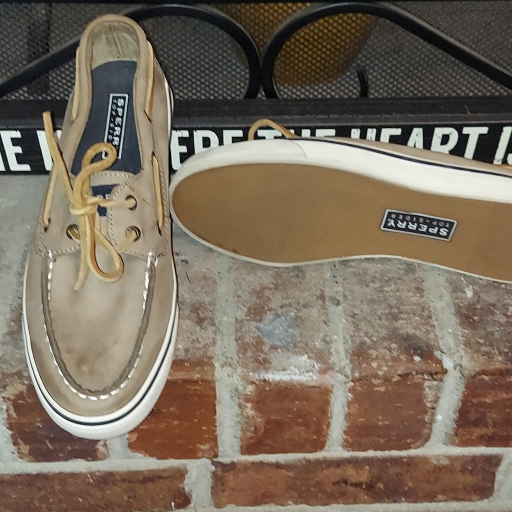 Shoes - Picture 4 of 8